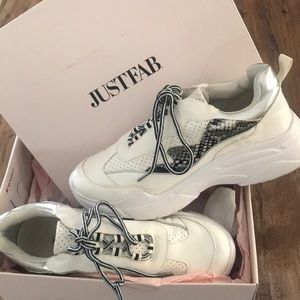 Fabletics Sneakers, Maxine